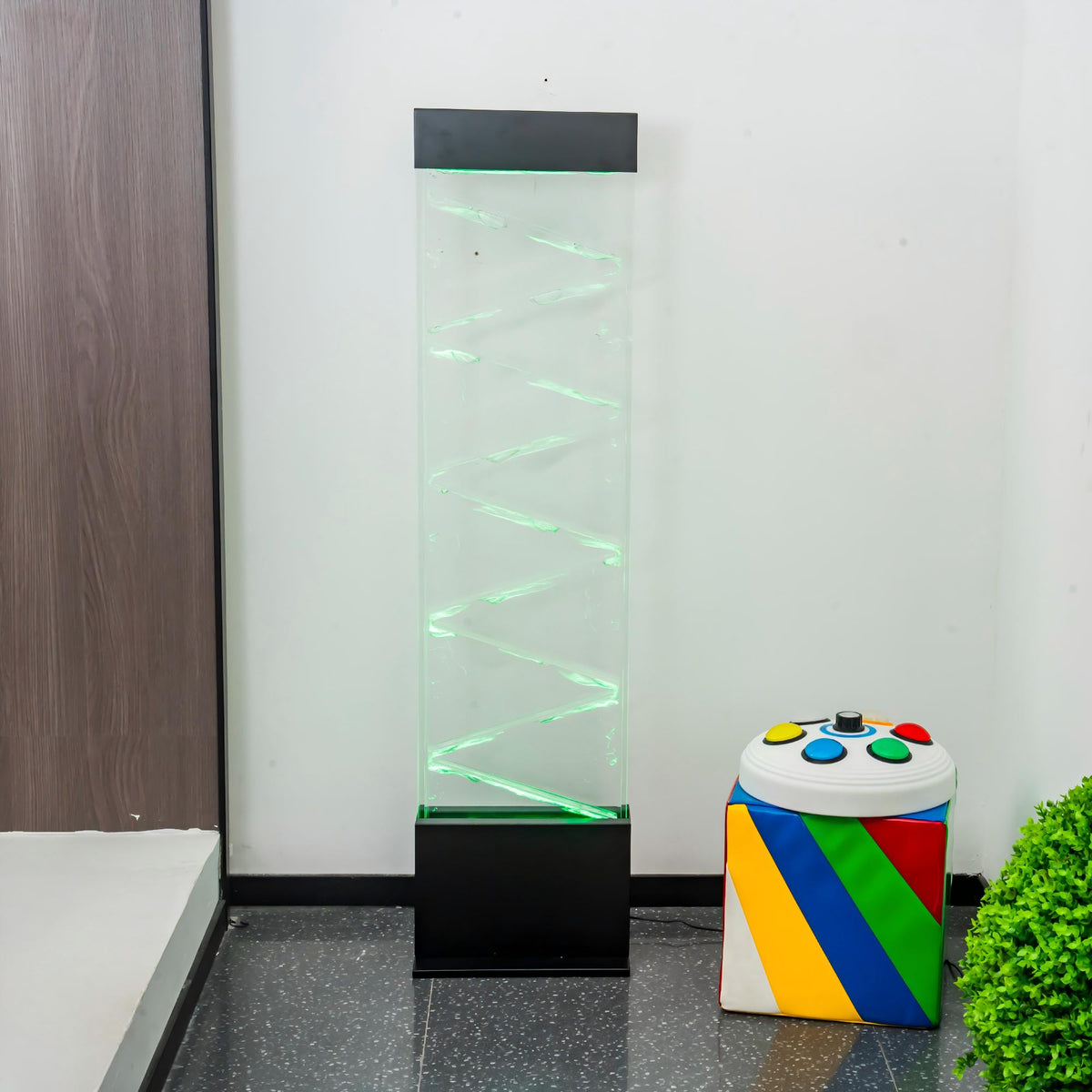 Interactive Triangular Sensory Bubble Wall Panel B (122cm, Black) – Corner-Fitting Illuminated Bubble Column & Water Screen with Multi-Controller Compatibility for Snoezelen & OT Rooms (Model HTSS08D)