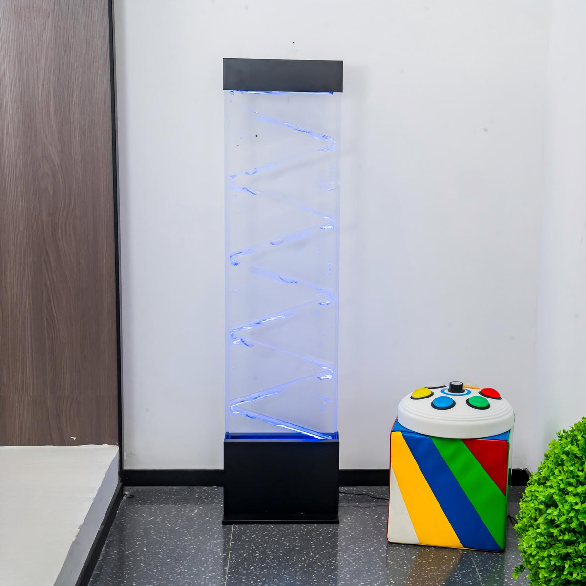 Interactive Triangular Sensory Bubble Wall Panel B (122cm, Black) – Corner-Fitting Illuminated Bubble Column & Water Screen with Multi-Controller Compatibility for Snoezelen & OT Rooms (Model HTSS08D)